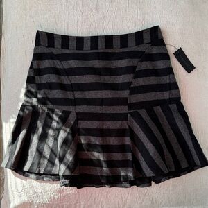 NWT Women’s size 8 Chic Worthington Black and Gray Striped Flare Hem Mini Skirt
